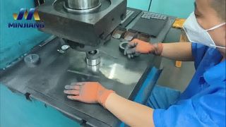 सीमेंटेड कार्बाइड काटने के उपकरण की प्रक्रिया प्रवाह｜एपिसोड 5 · इलेक्ट्रिक प्रेस संघनन